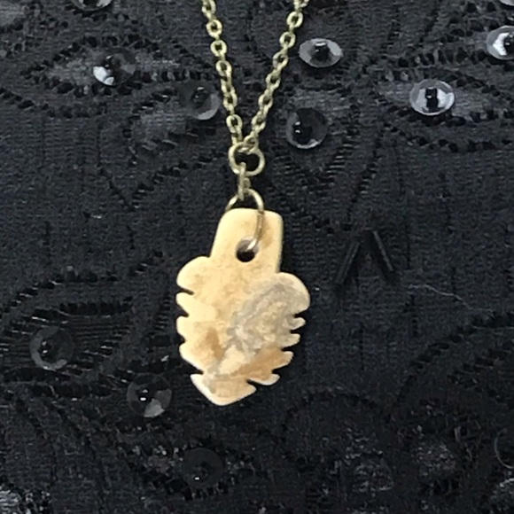 Hand carved Natural Agate Stone Pendant - Picture 6 of 9